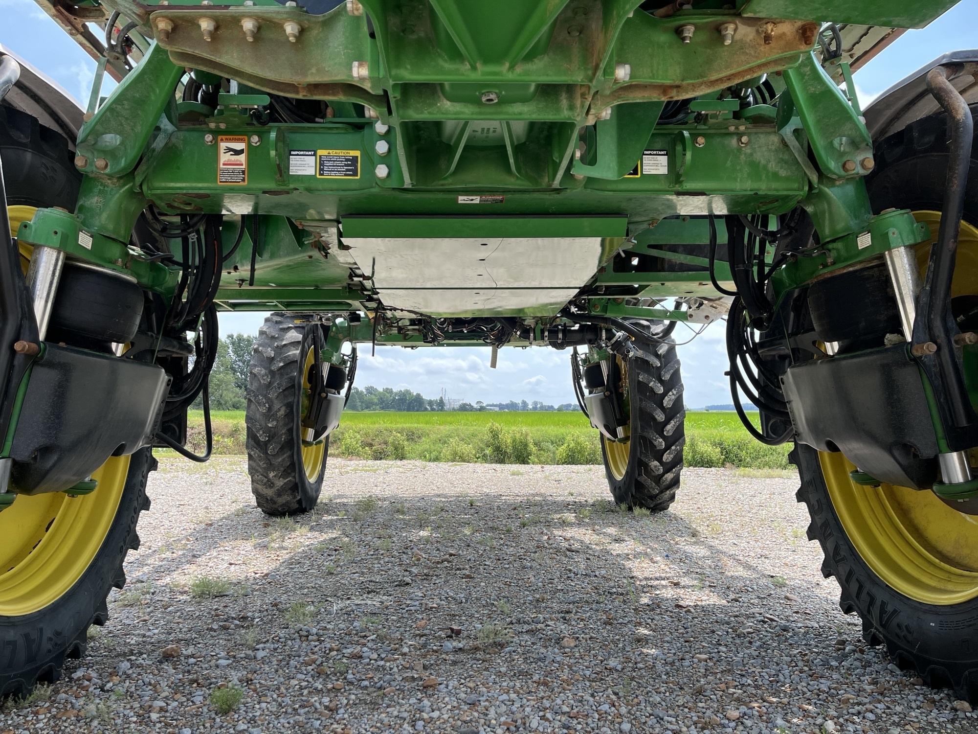 2015 John Deere R4030 Self-Propelled Sprayer