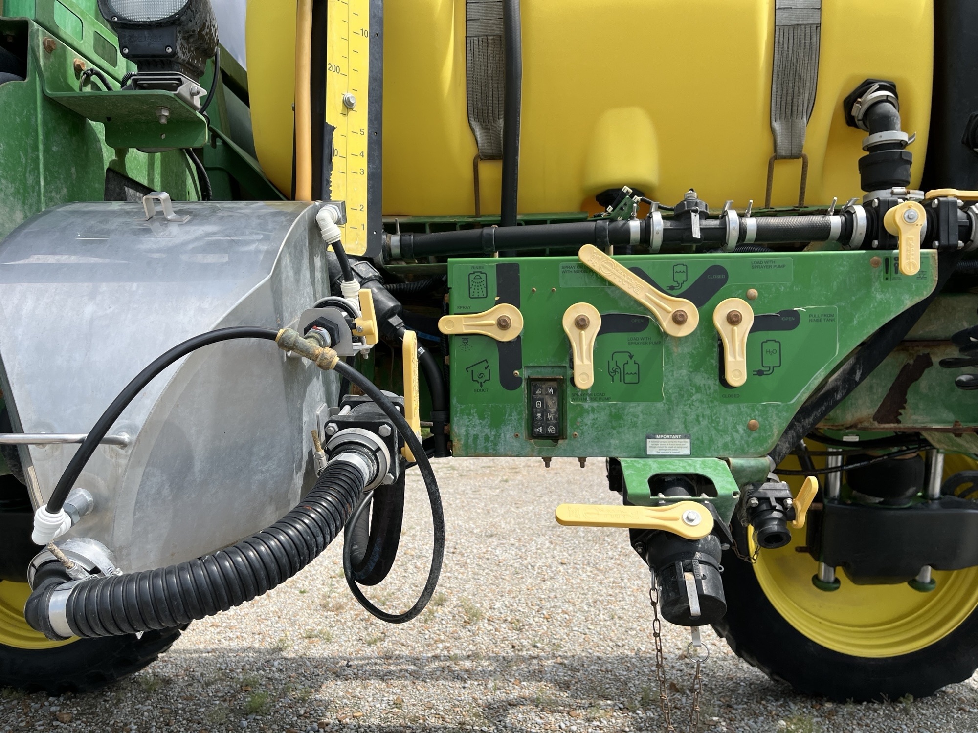2015 John Deere R4030 Self-Propelled Sprayer