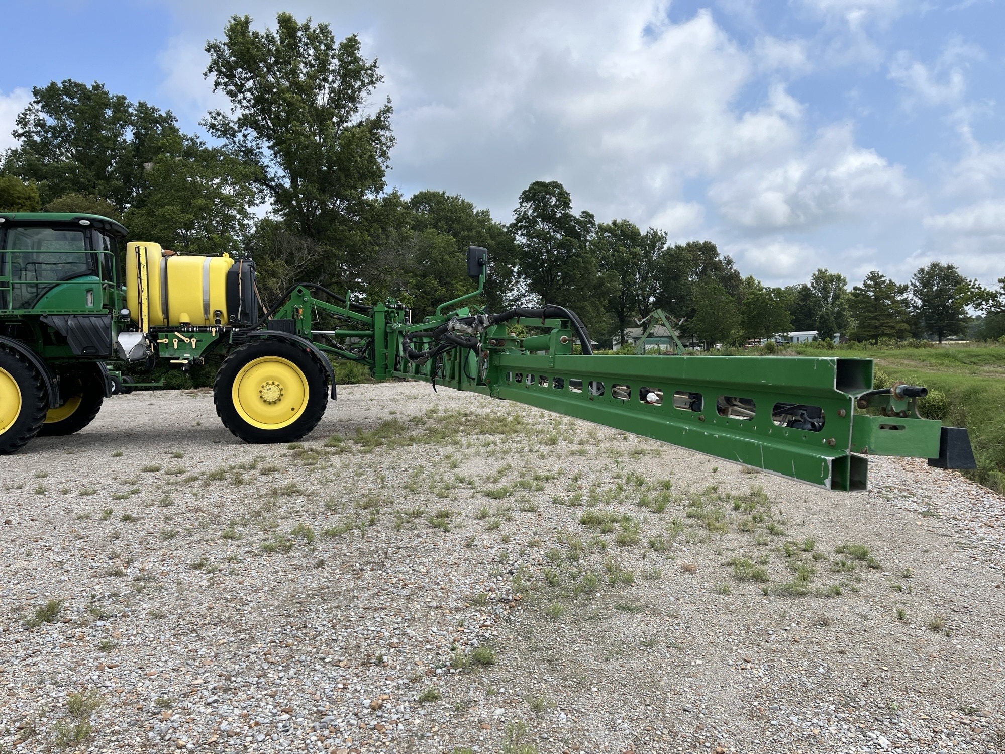 2015 John Deere R4030 Self-Propelled Sprayer