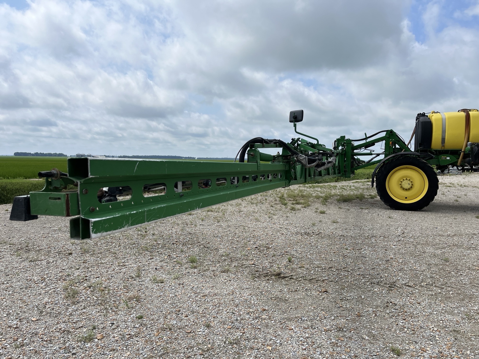 2015 John Deere R4030 Self-Propelled Sprayer
