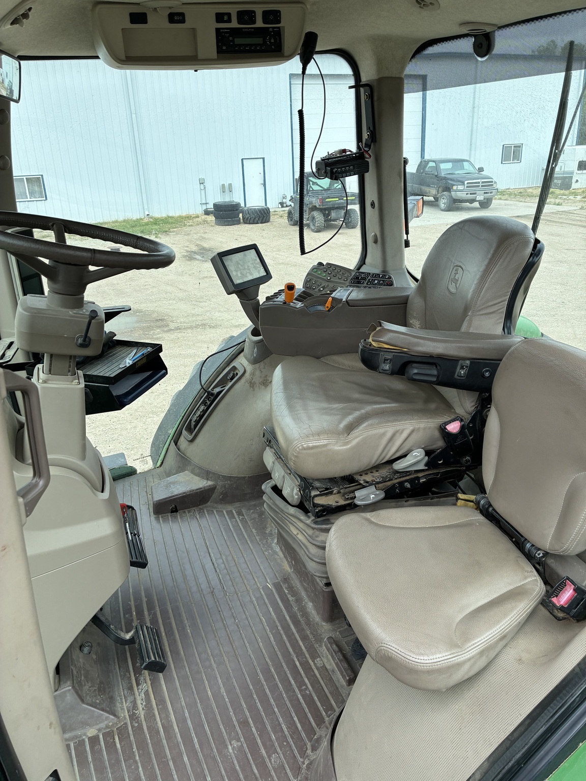 2011 John Deere 8360R Tractor