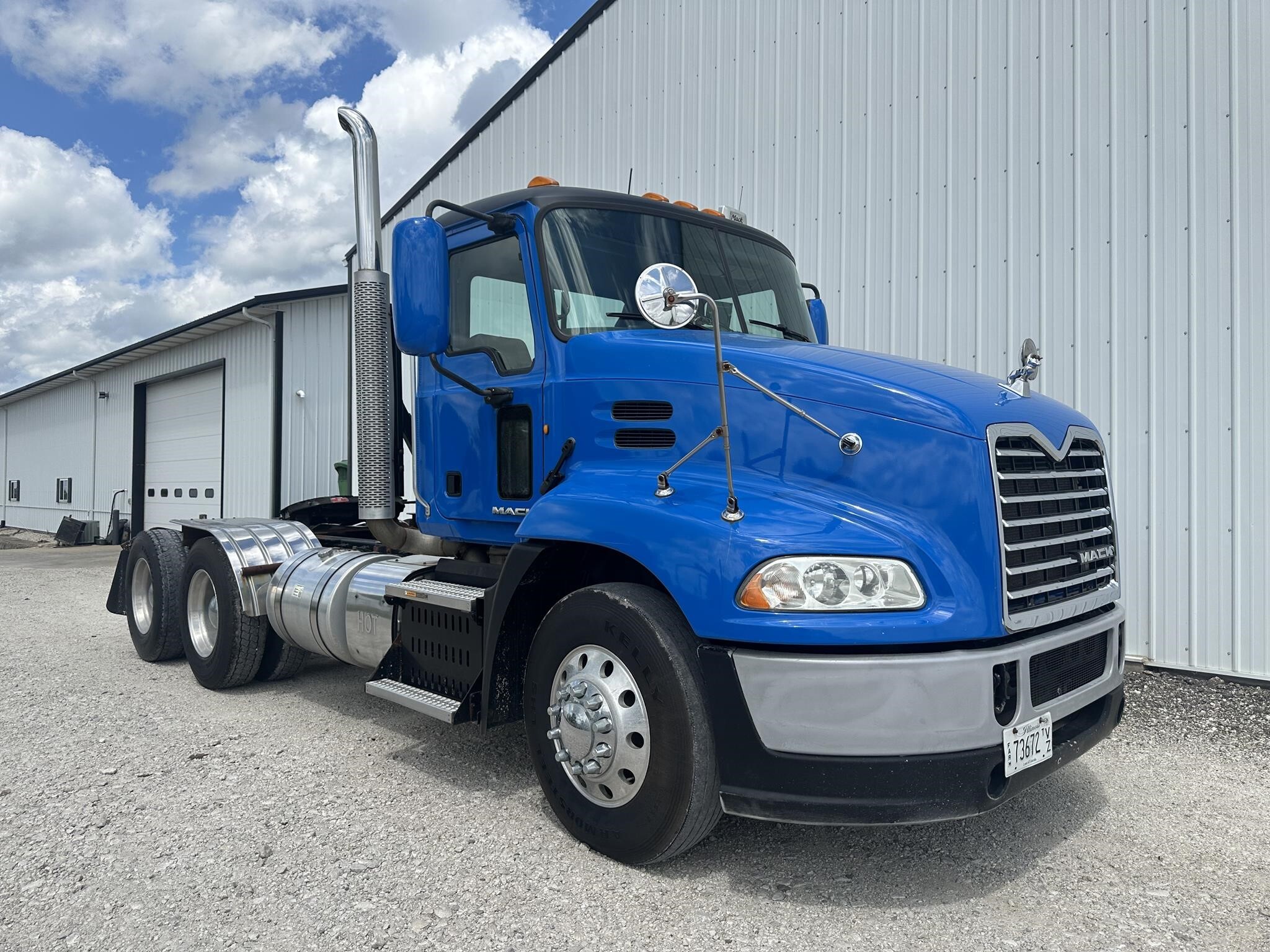 2014 Mack PINNACLE CXU613 Semi Trucks/Trailer