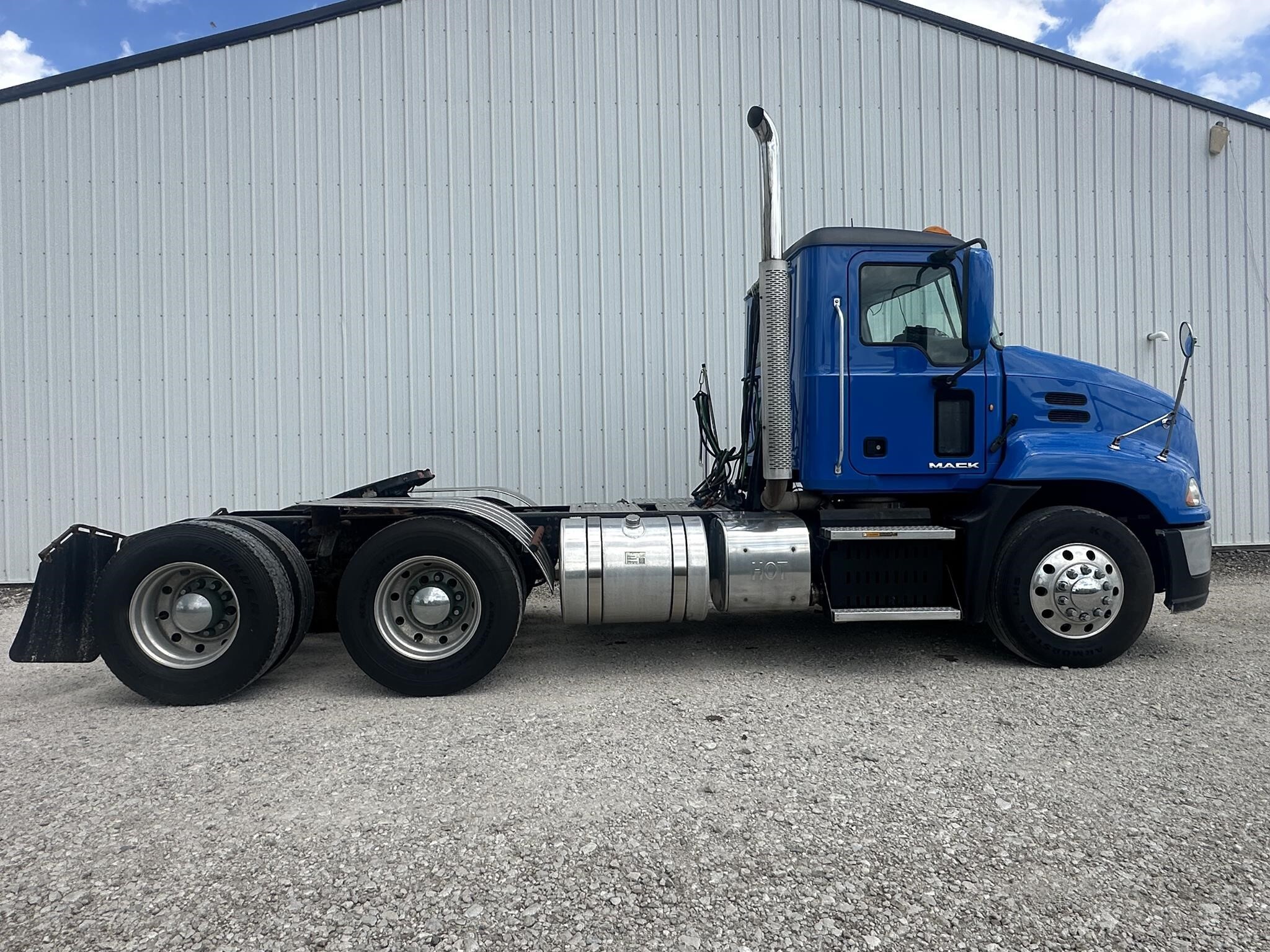 2014 Mack PINNACLE CXU613 Semi Trucks/Trailer