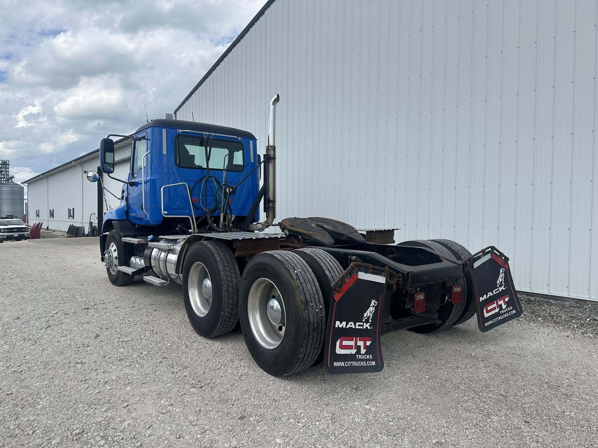 2014 Mack PINNACLE CXU613 Semi Trucks/Trailer