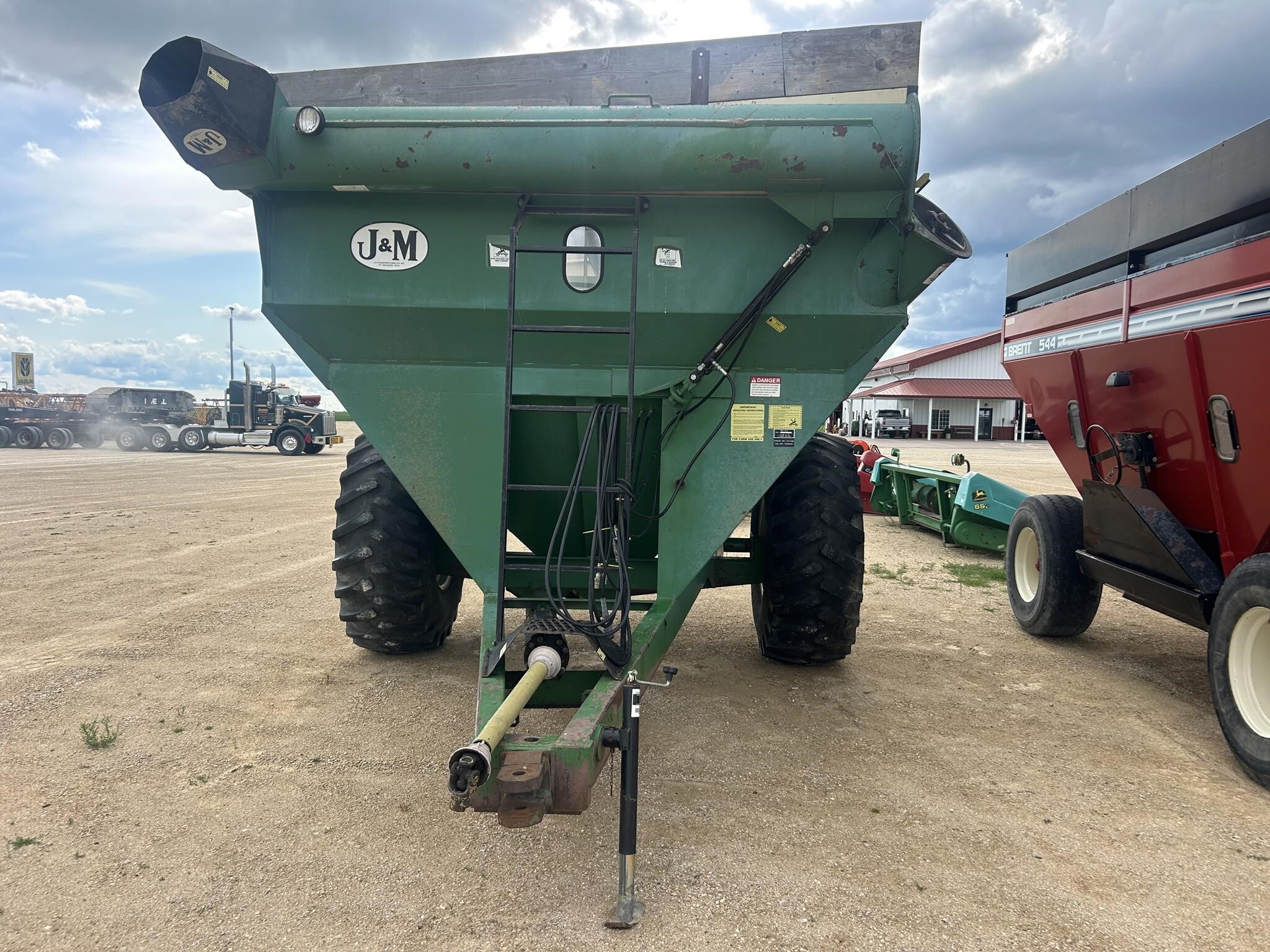  J&M 500-14 Grain Cart