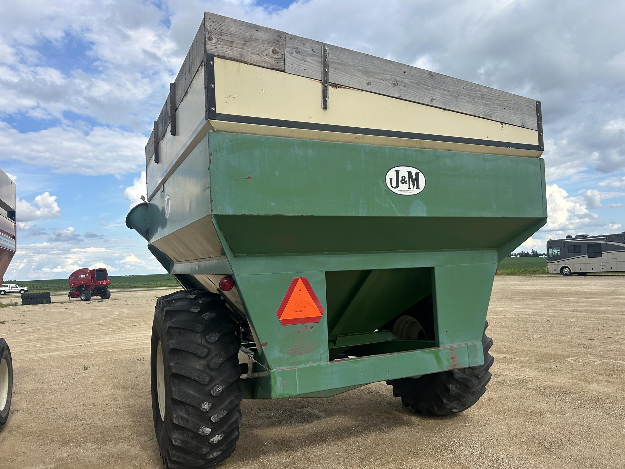  J&M 500-14 Grain Cart