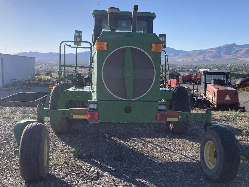 2005 John Deere 4995 Self-Propelled Windrowers and Swather