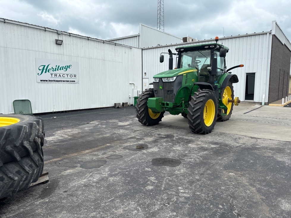 2013 John Deere 7290R Tractor