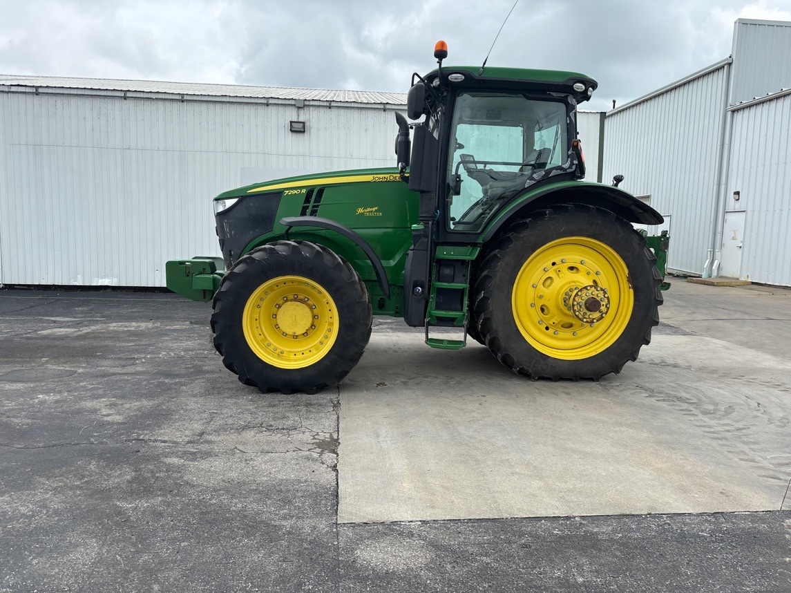 2013 John Deere 7290R Tractor