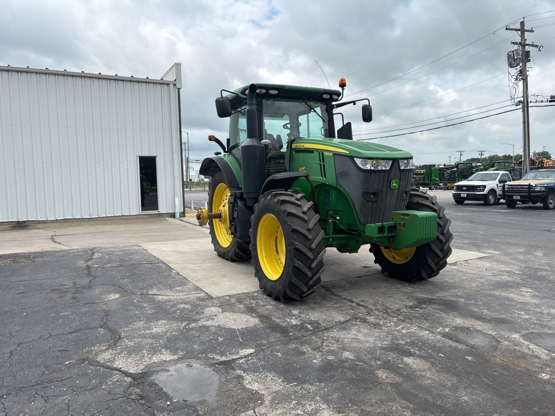 2013 John Deere 7290R Tractor