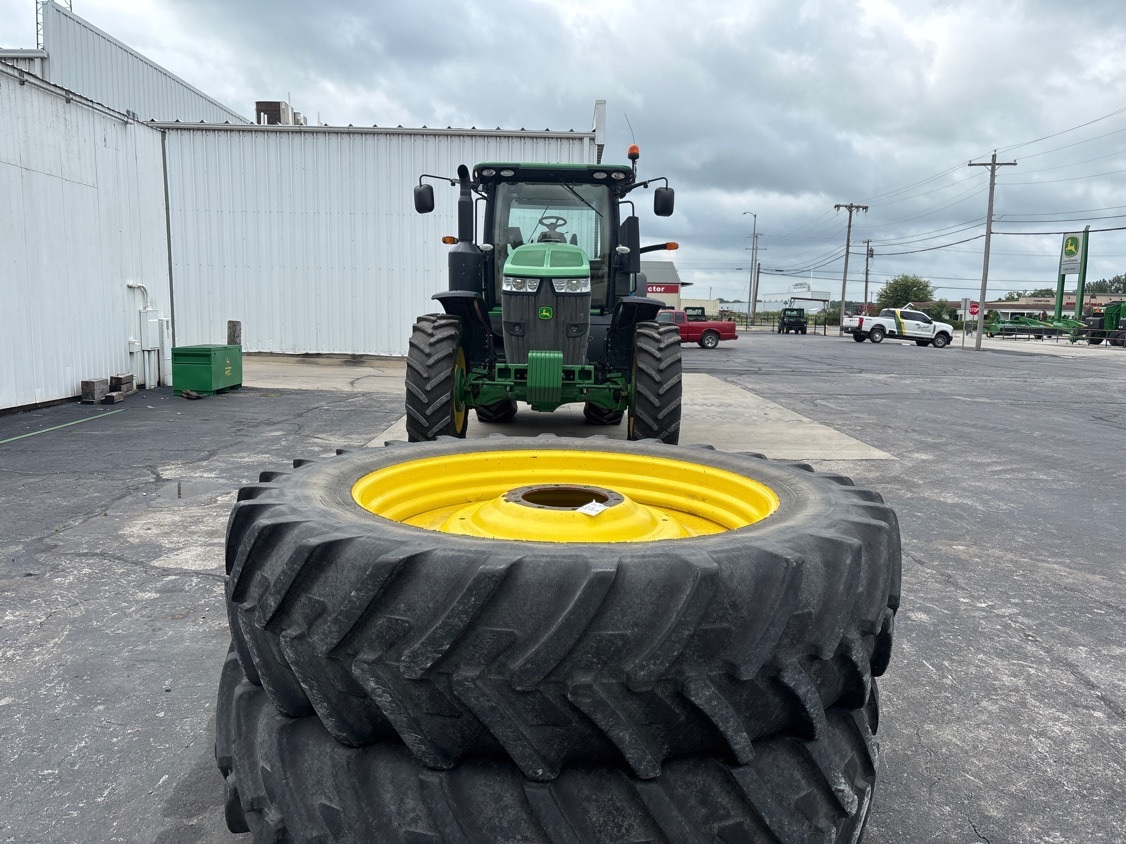 2013 John Deere 7290R Tractor