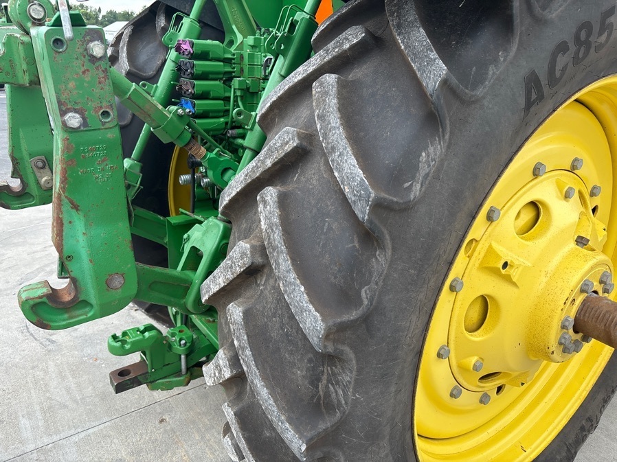 2013 John Deere 7290R Tractor