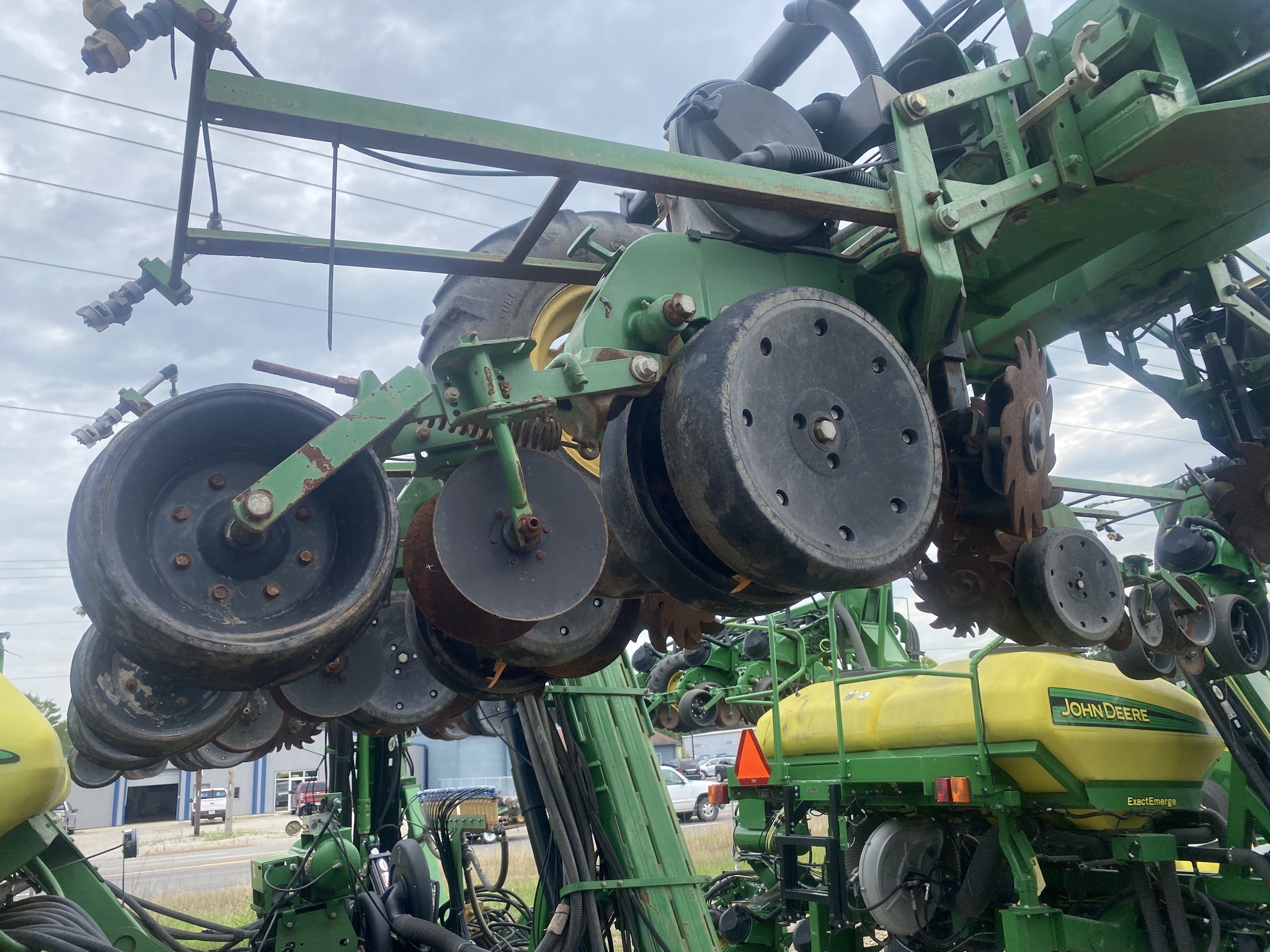 2011 John Deere DR18 Planter