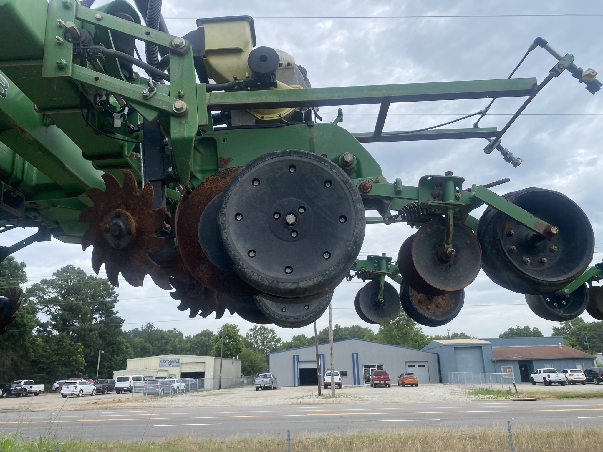 2011 John Deere DR18 Planter