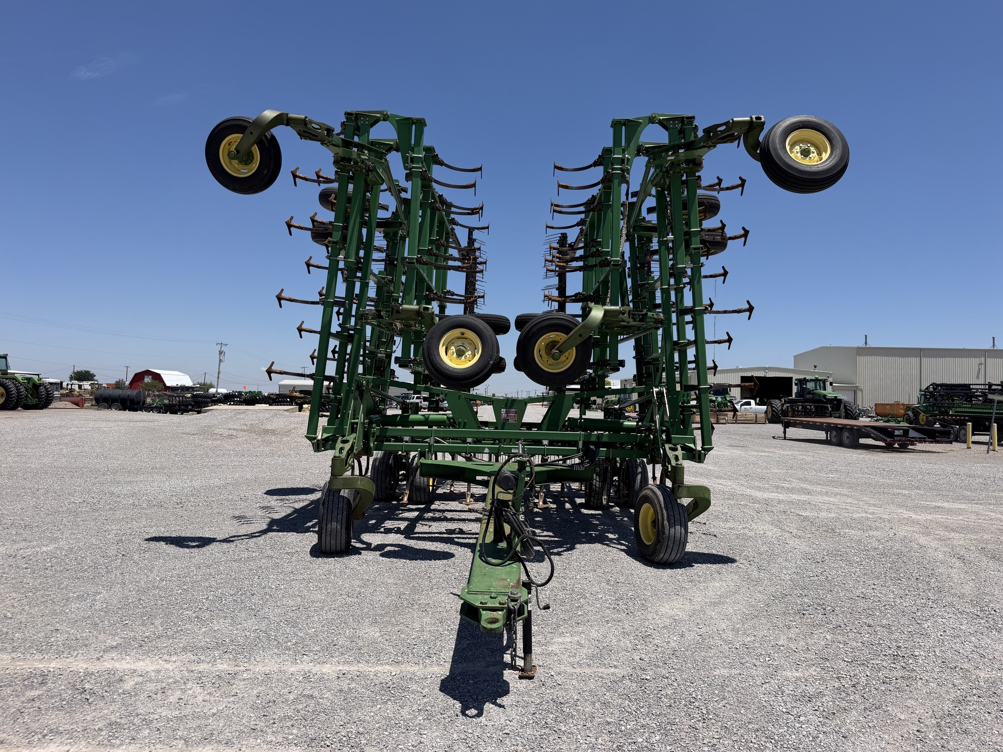 2007 John Deere 2210 Field Cultivator