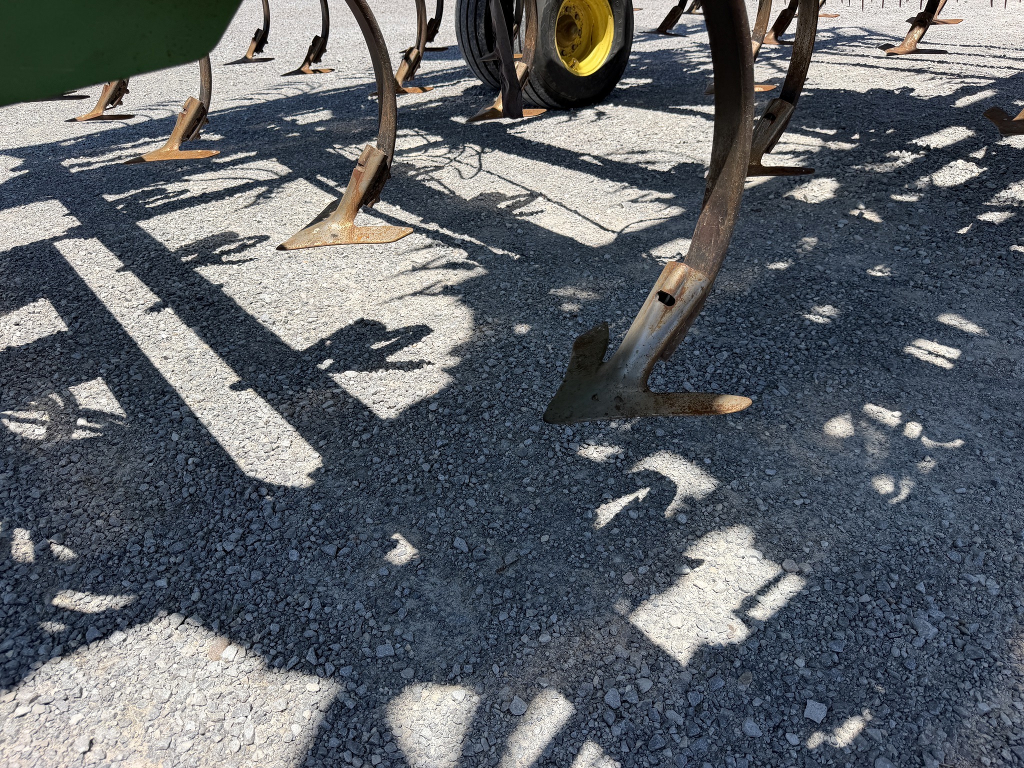 2007 John Deere 2210 Field Cultivator