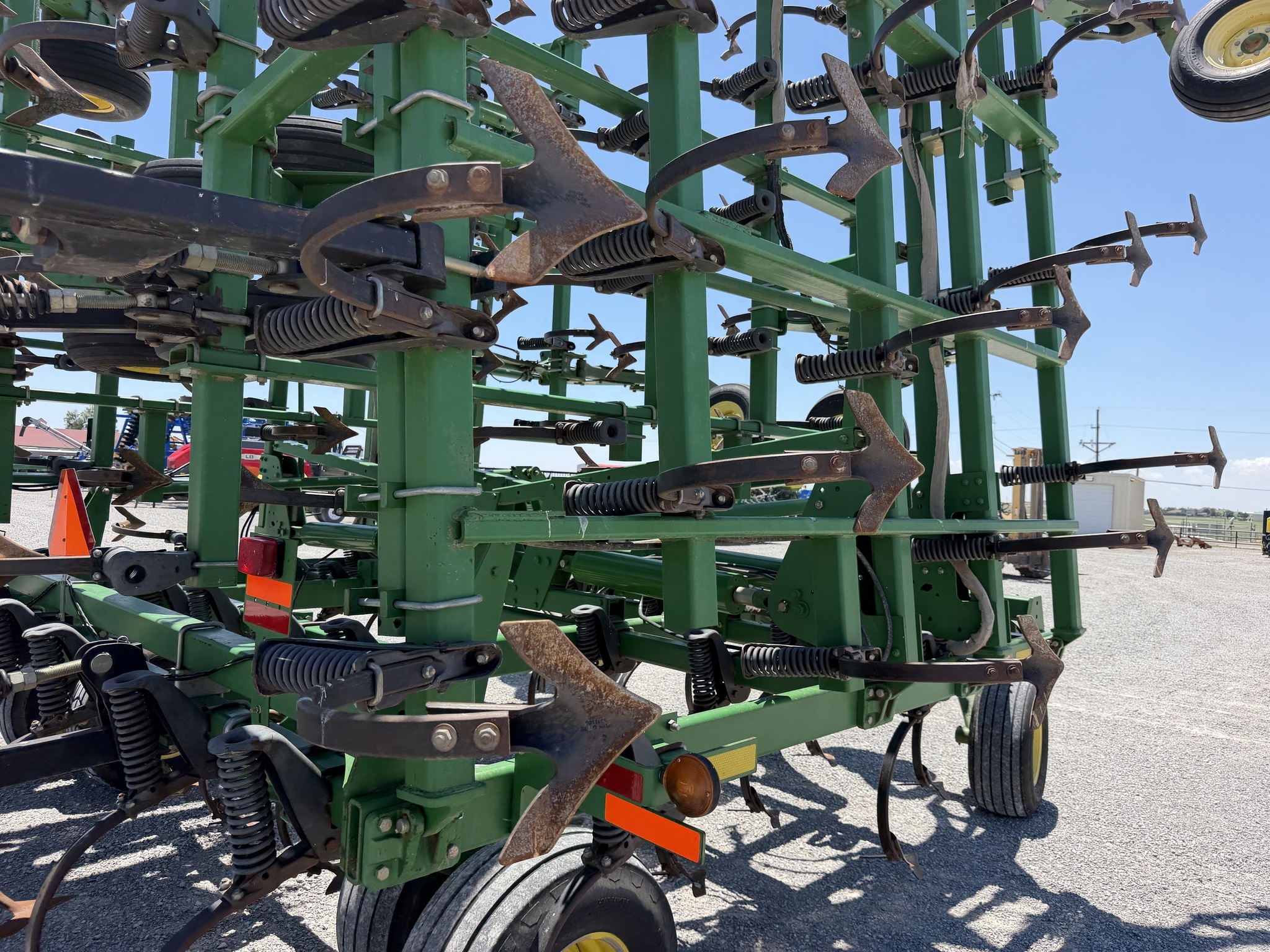 2007 John Deere 2210 Field Cultivator