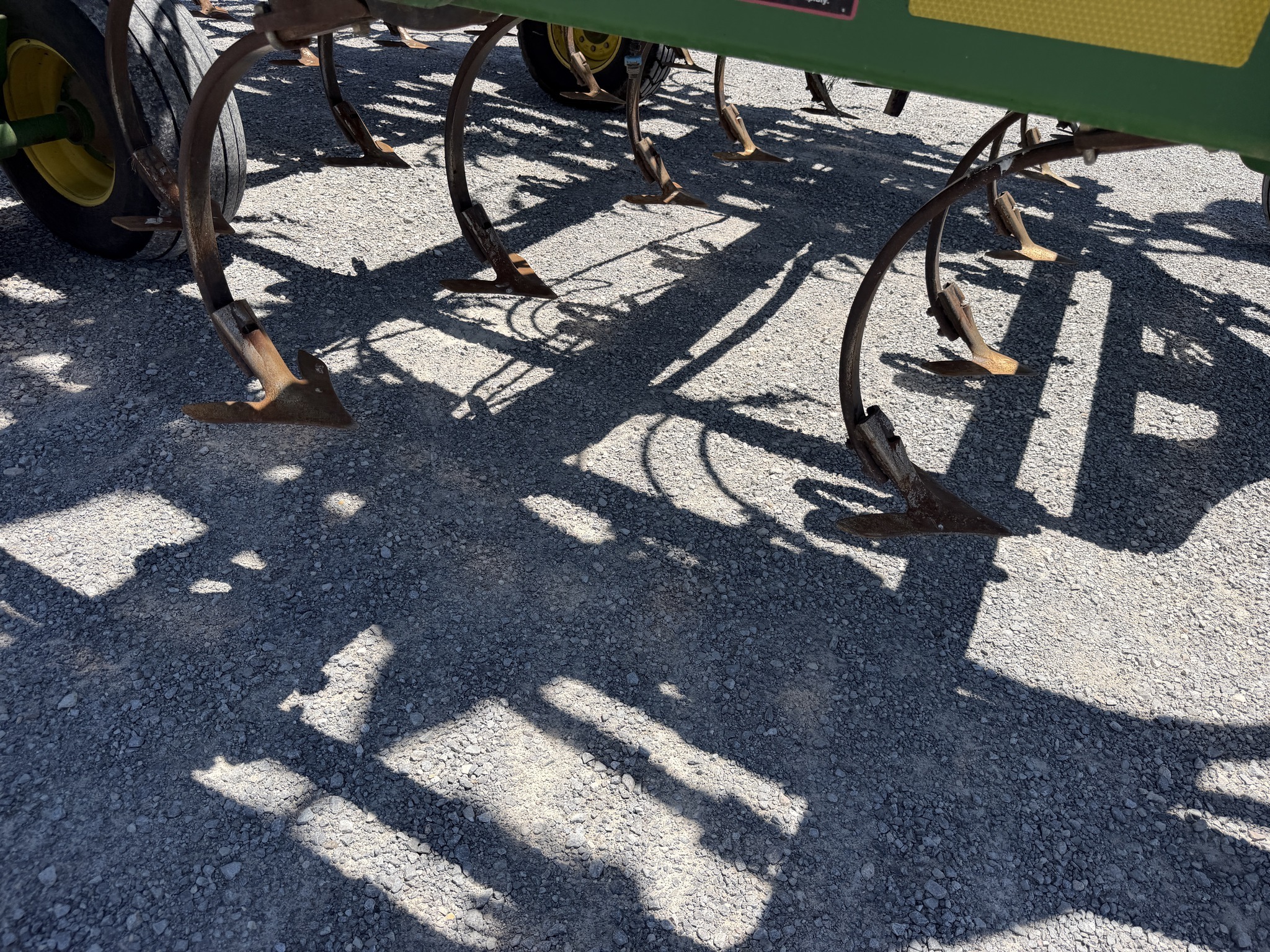 2007 John Deere 2210 Field Cultivator