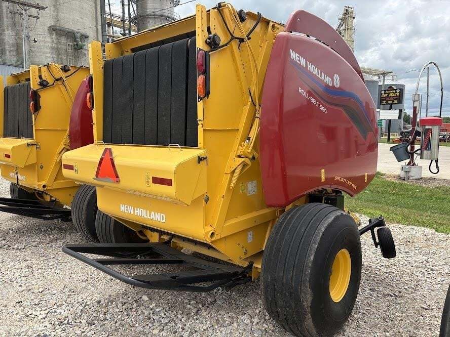 2022 New Holland Roll-Belt 560 Round Baler