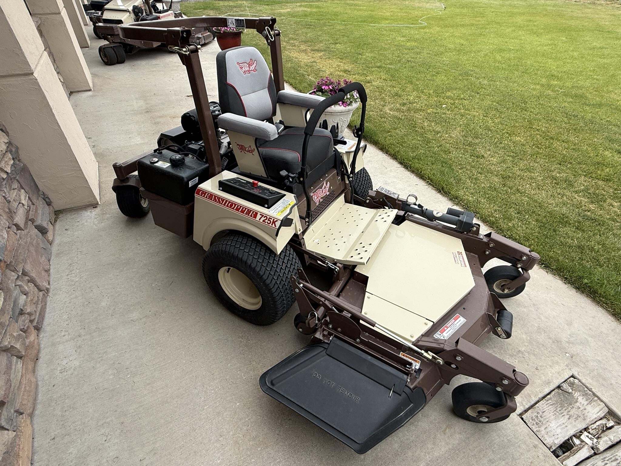 2024 Grasshopper 725KT Lawn Mower