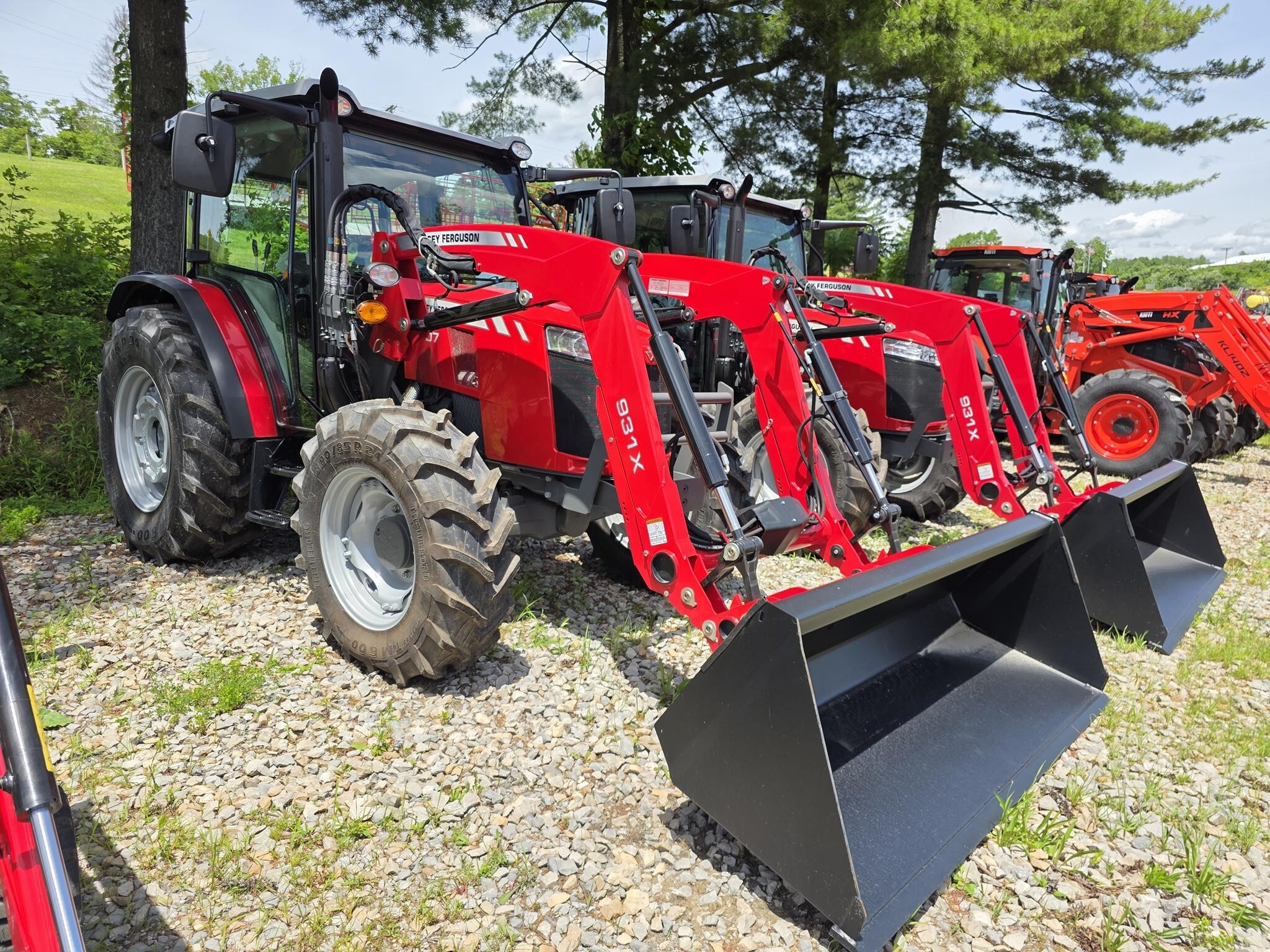 2026 Massey Ferguson 4707 Tractor