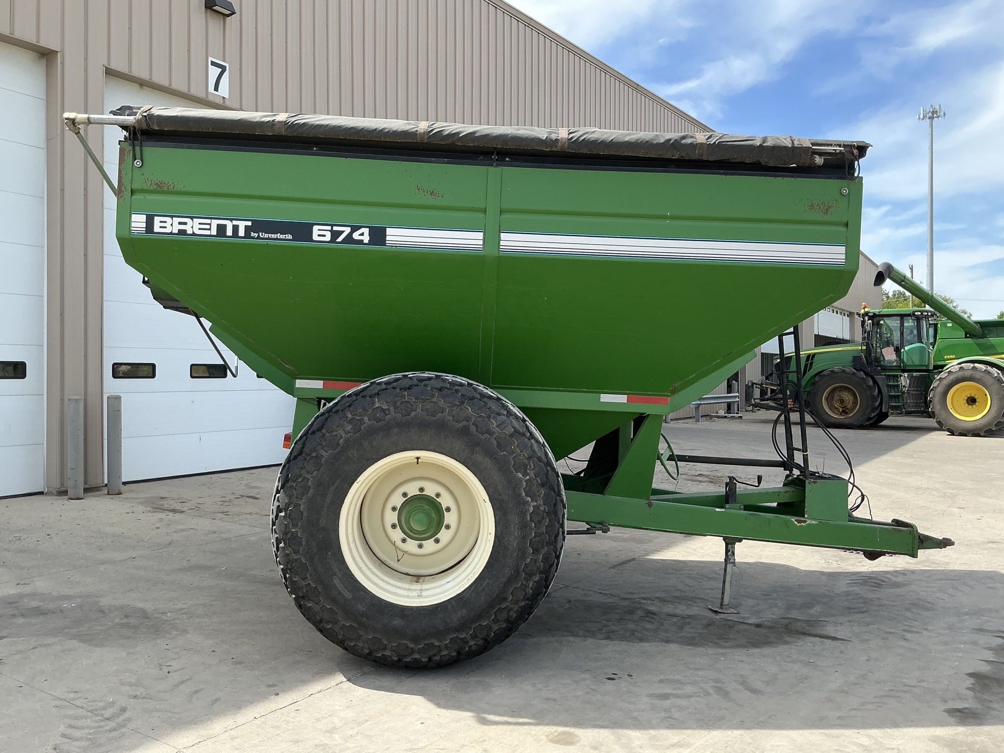 1997 Brent 674 Grain Cart