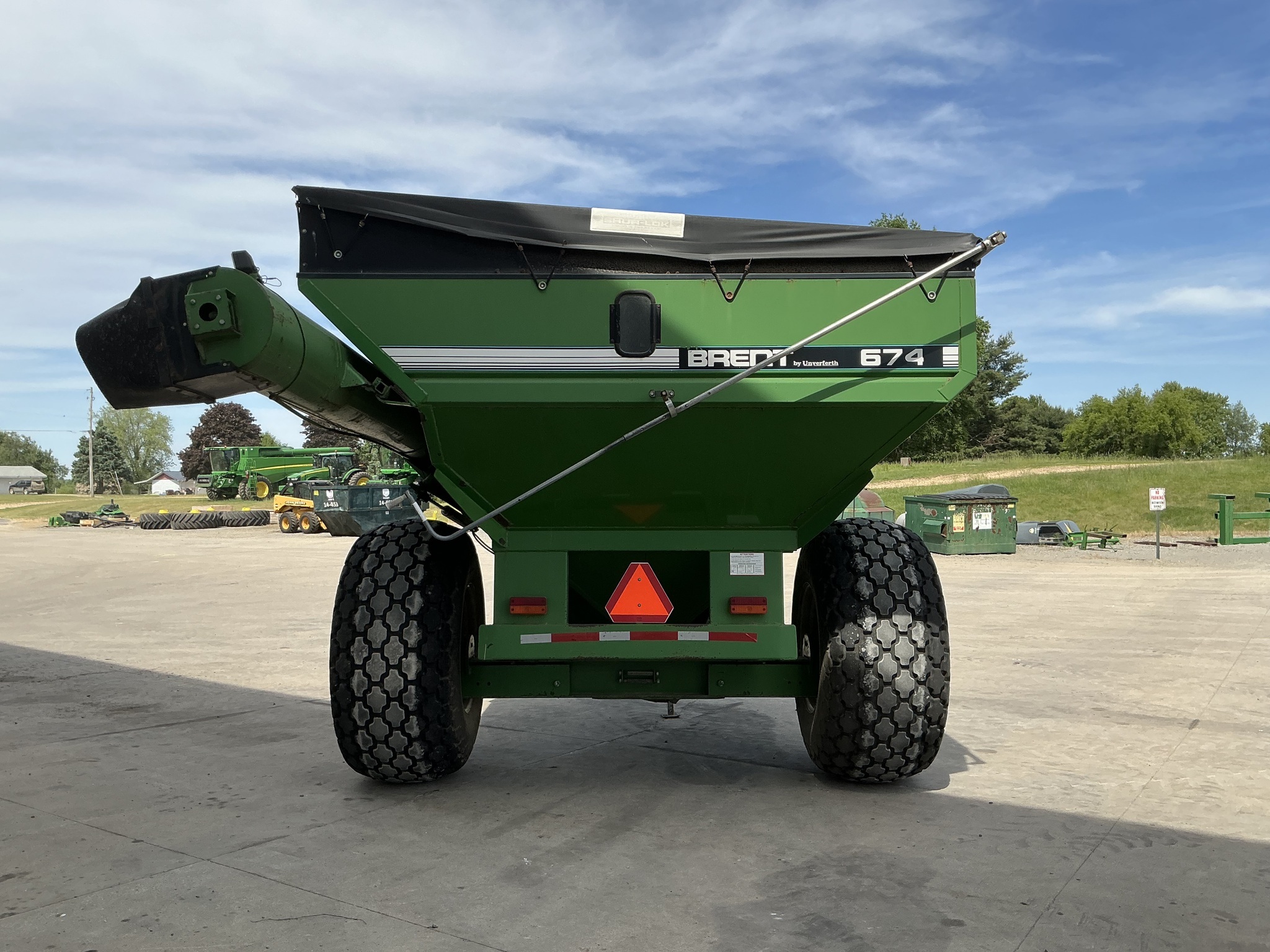 1997 Brent 674 Grain Cart