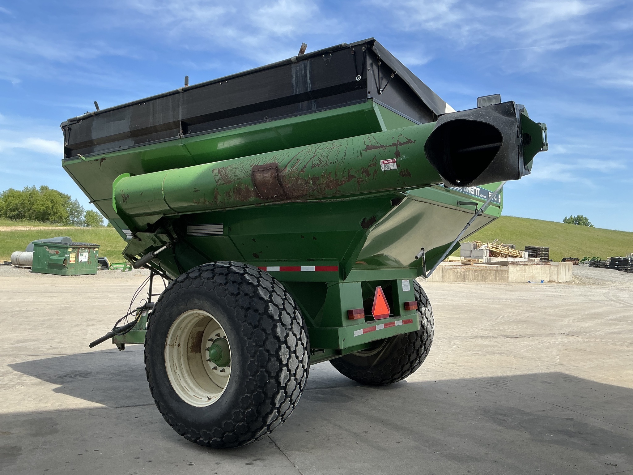1997 Brent 674 Grain Cart