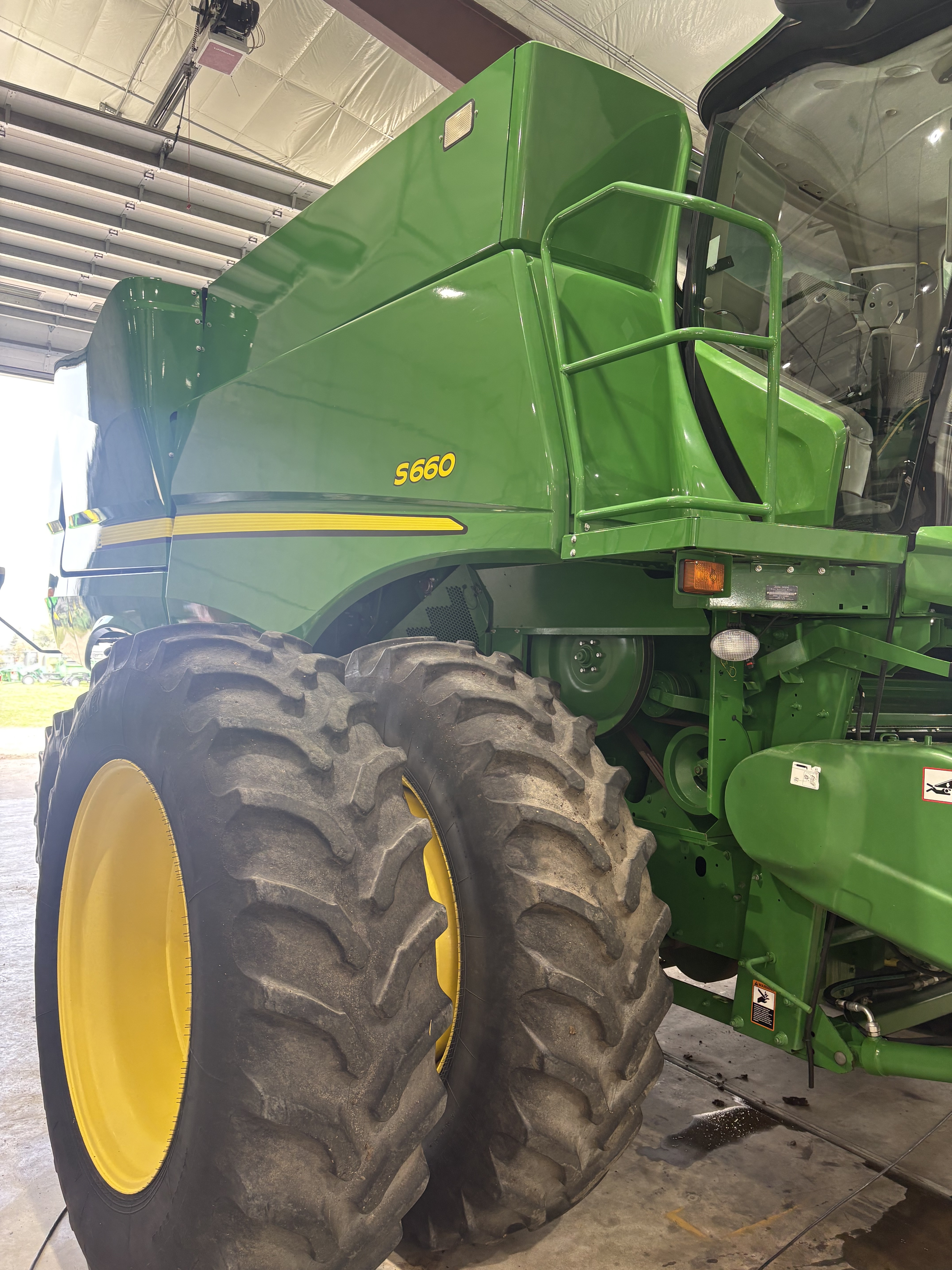 2014 John Deere S660 Combine