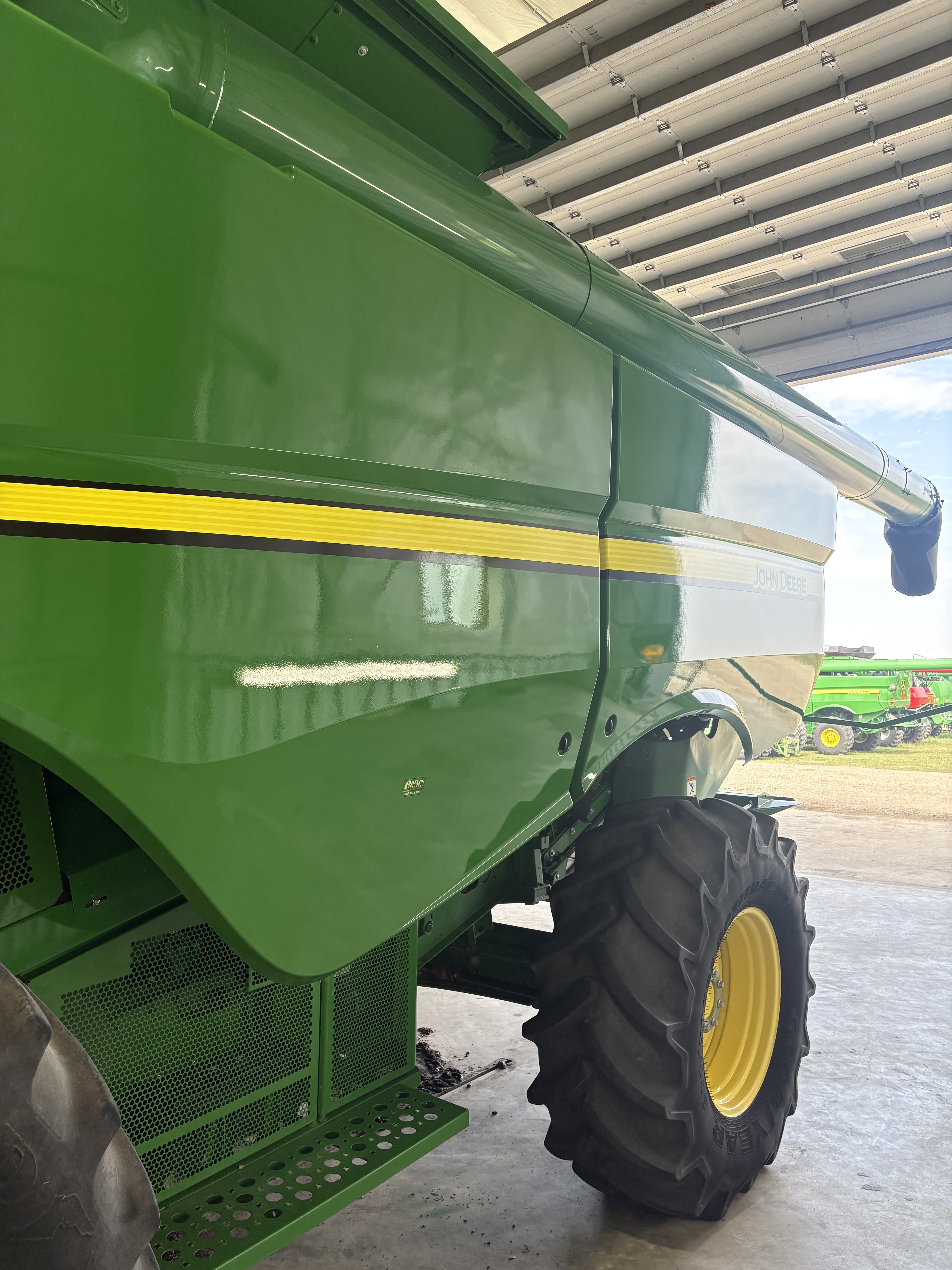 2014 John Deere S660 Combine