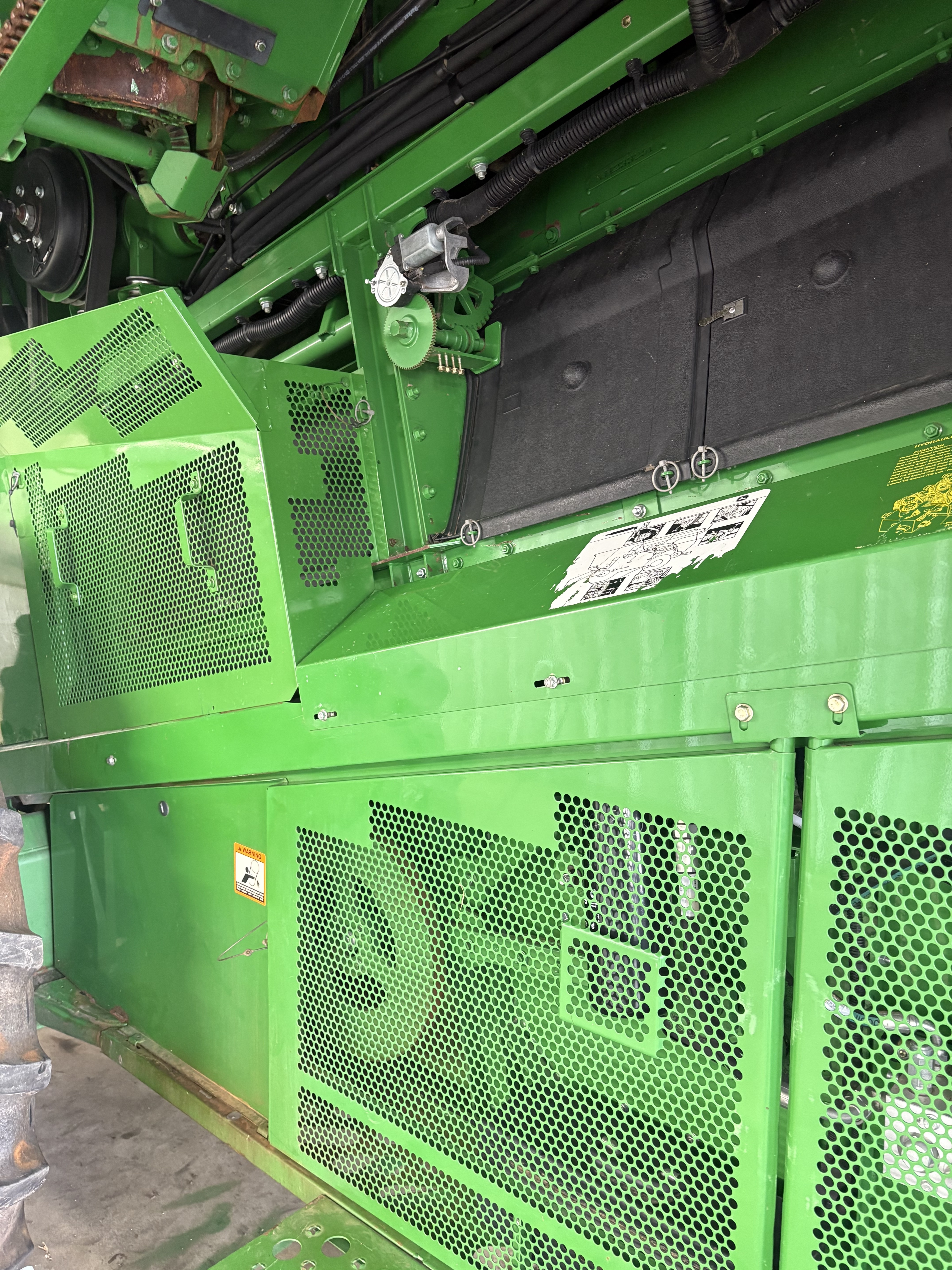 2014 John Deere S660 Combine