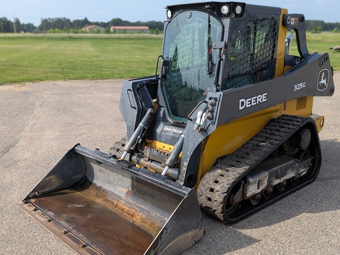 2021 Deere 325G Skid Steer