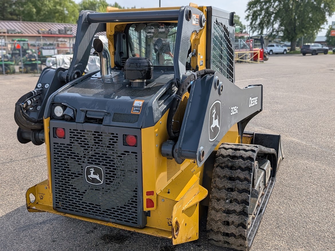 2021 Deere 325G Skid Steer