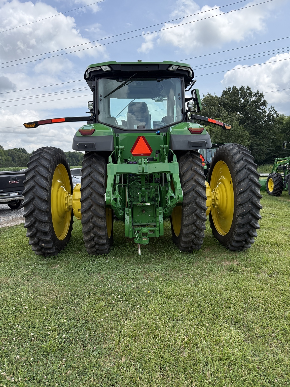2025 John Deere 7R 230 Tractor