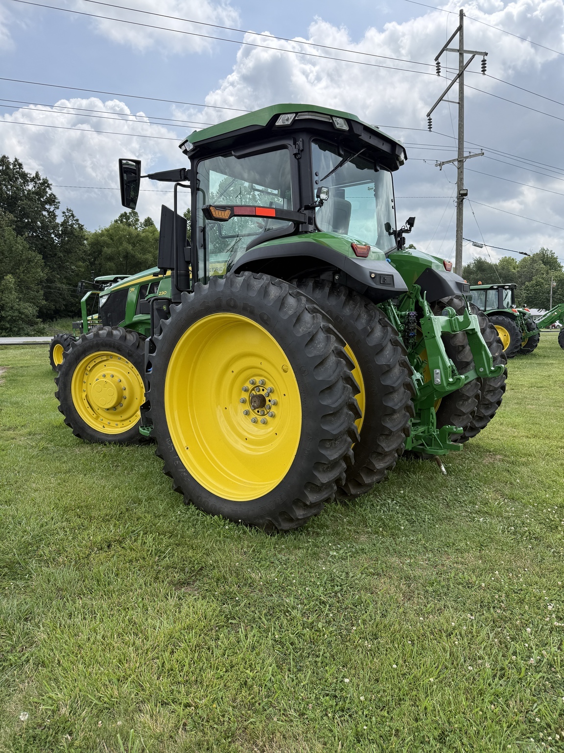 2025 John Deere 7R 230 Tractor
