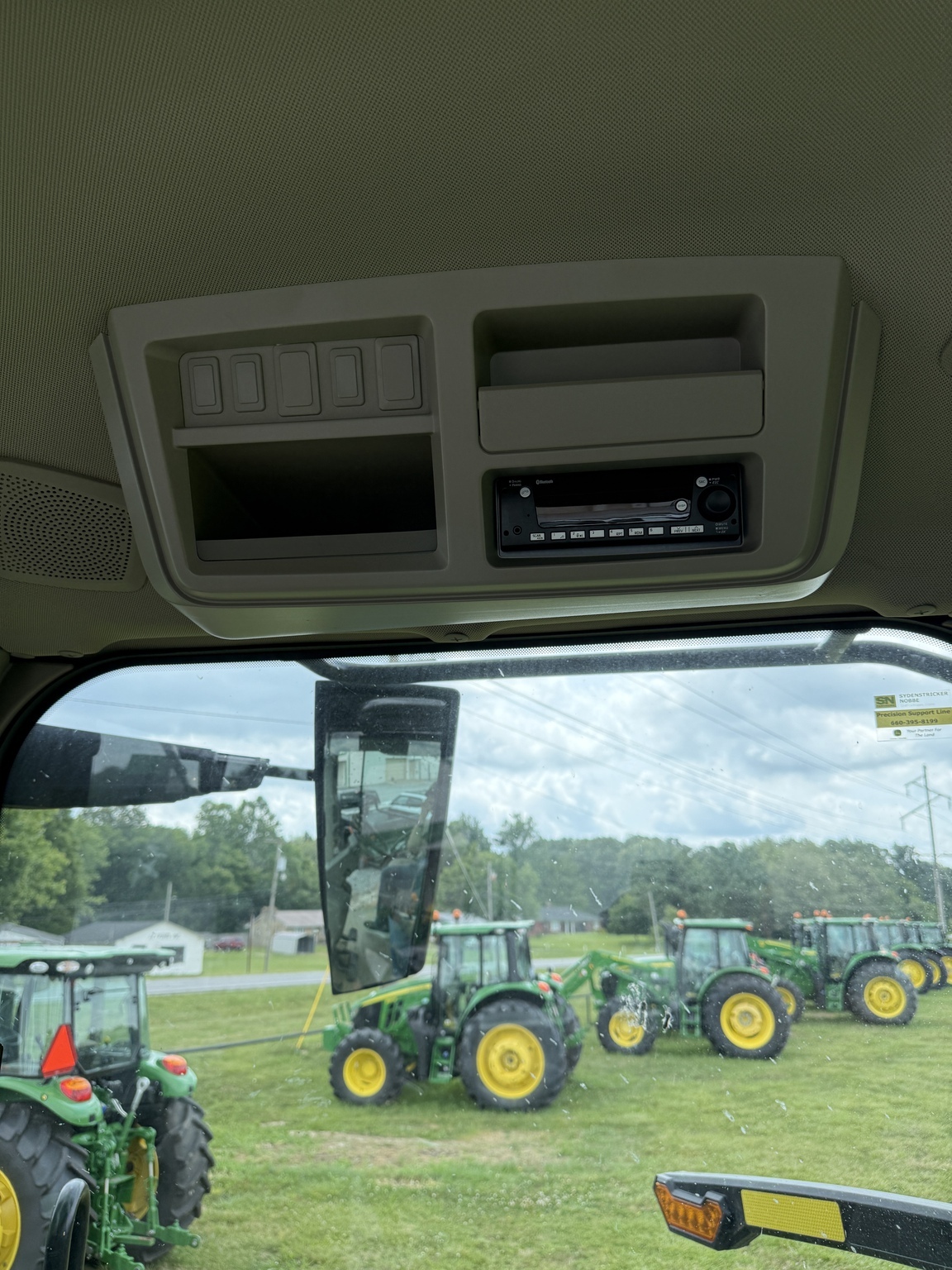 2025 John Deere 7R 230 Tractor