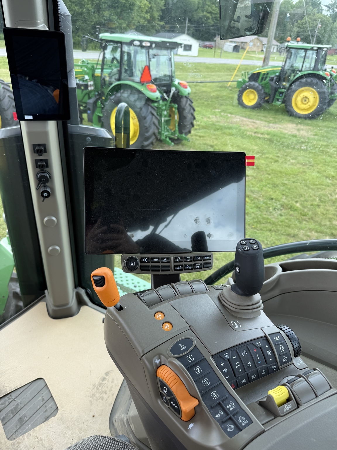 2025 John Deere 7R 230 Tractor