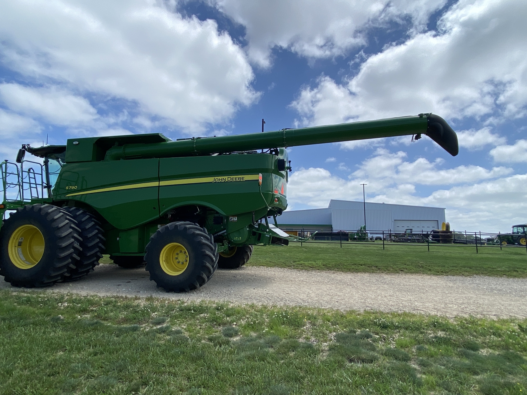 2024 John Deere S790 Combine