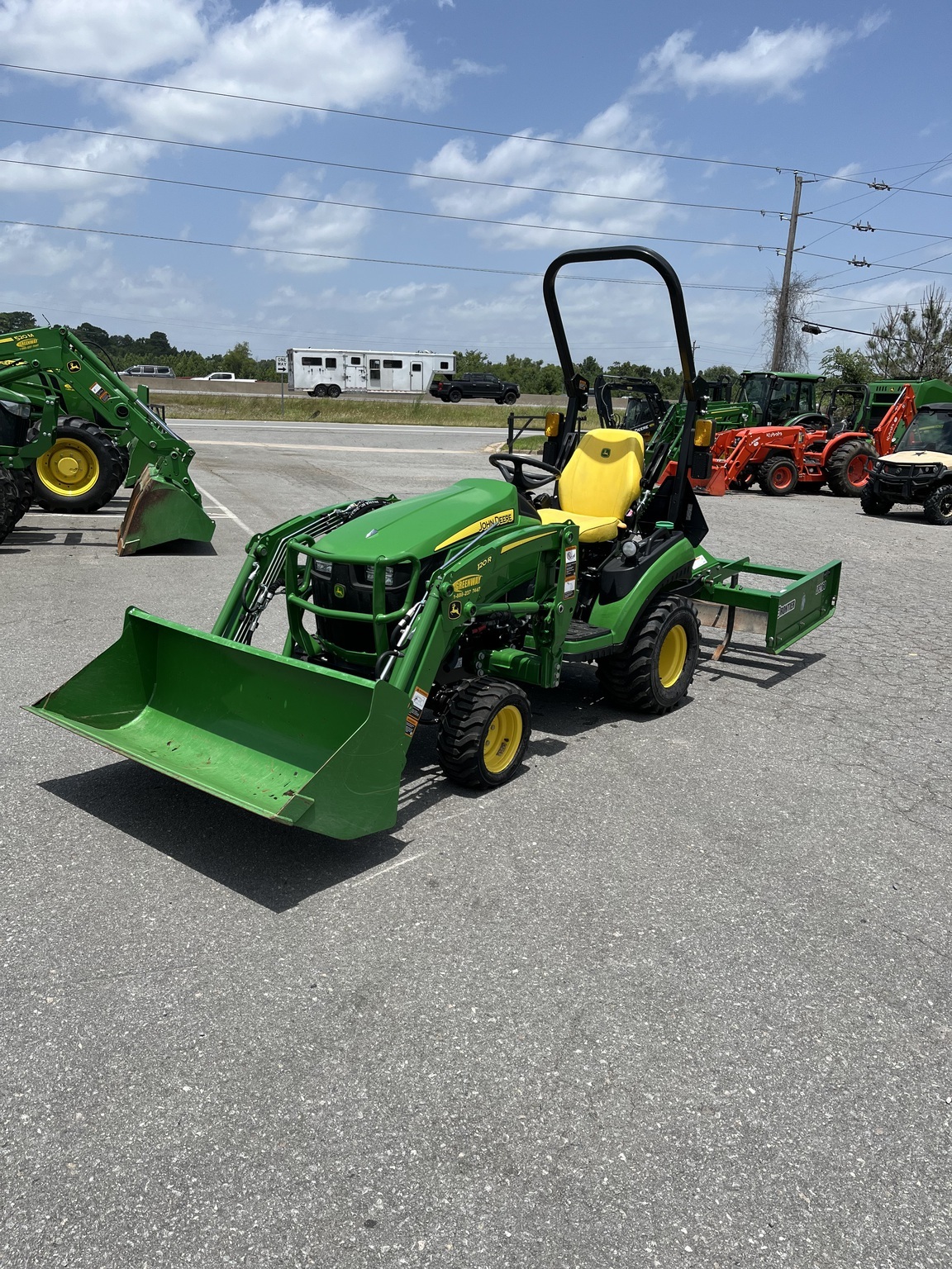 2024 John Deere 1025R Tractor