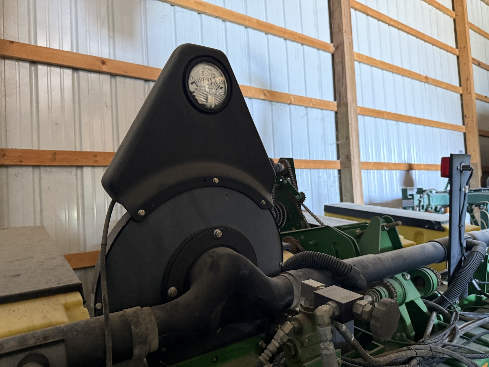 2001 John Deere 1760 Planter