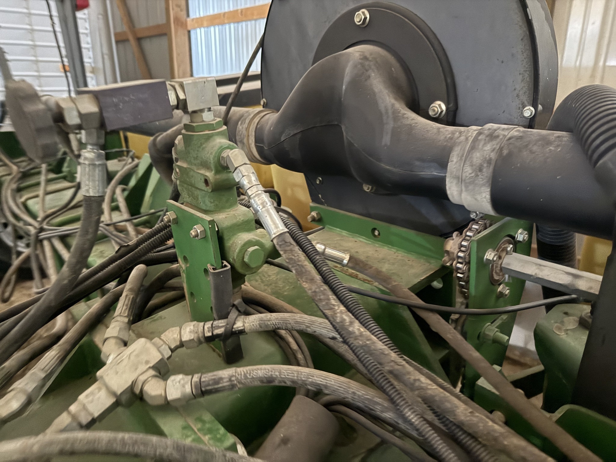 2001 John Deere 1760 Planter