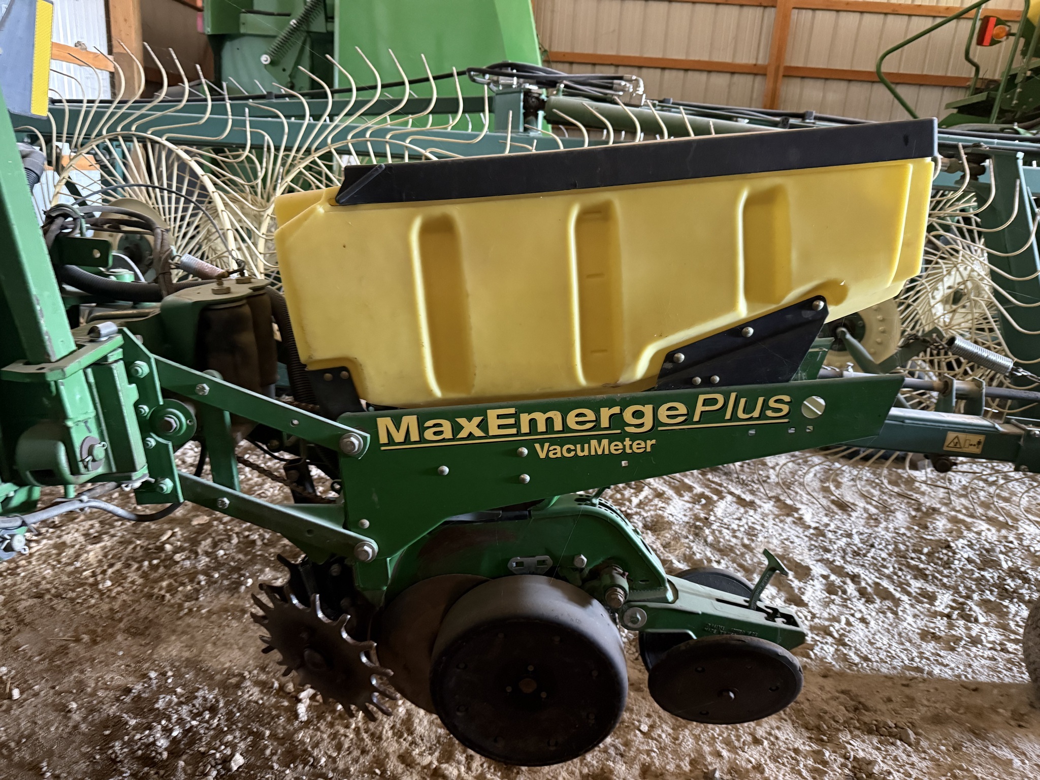 2001 John Deere 1760 Planter
