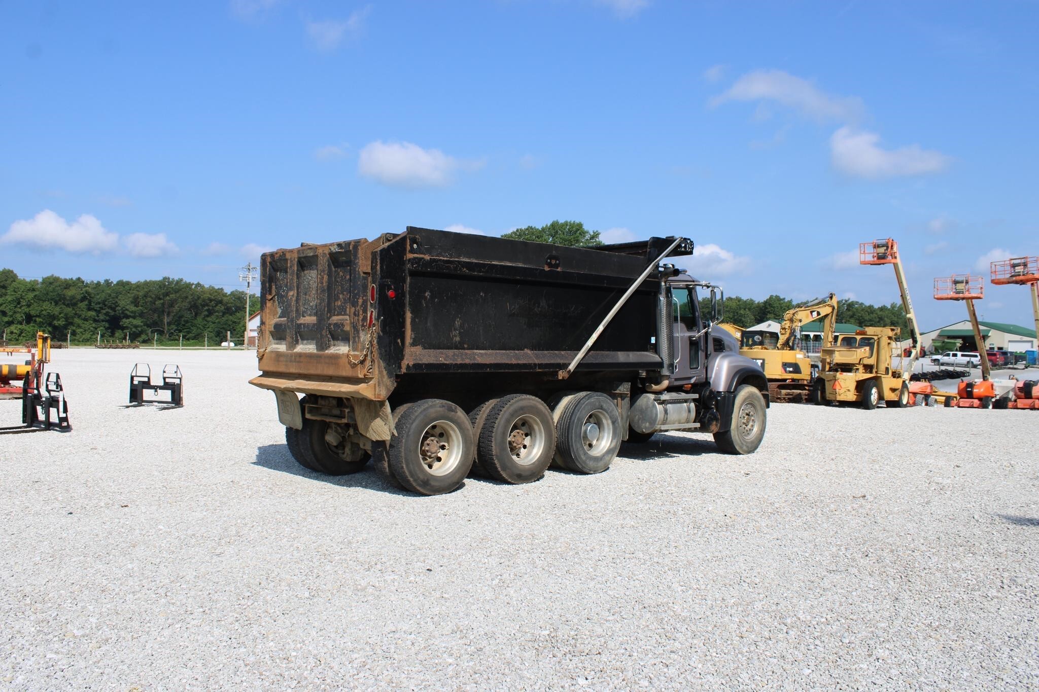 2006 Mack Granite CV713 Dump Trucks/Trailer
