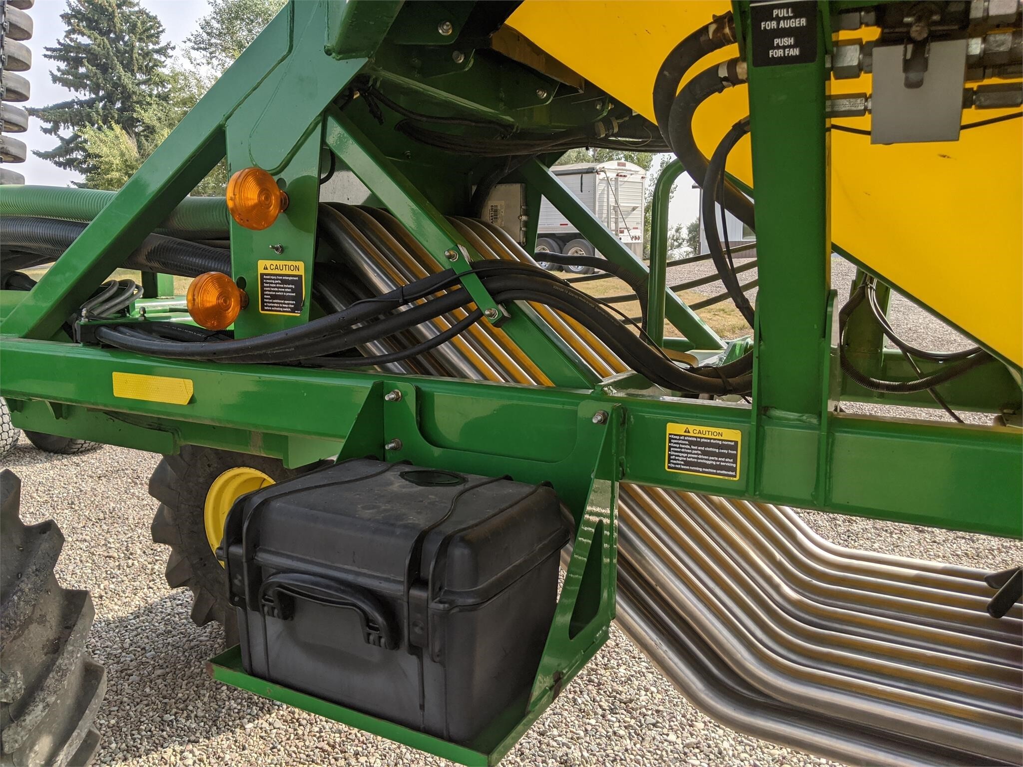 2013 John Deere 1830 Air Seeder