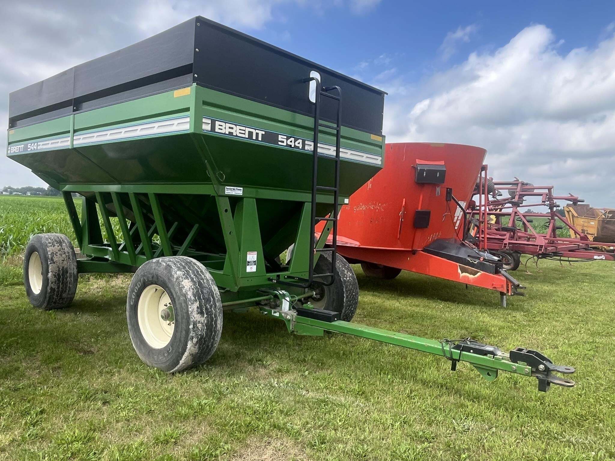  Brent 544 Gravity Wagon