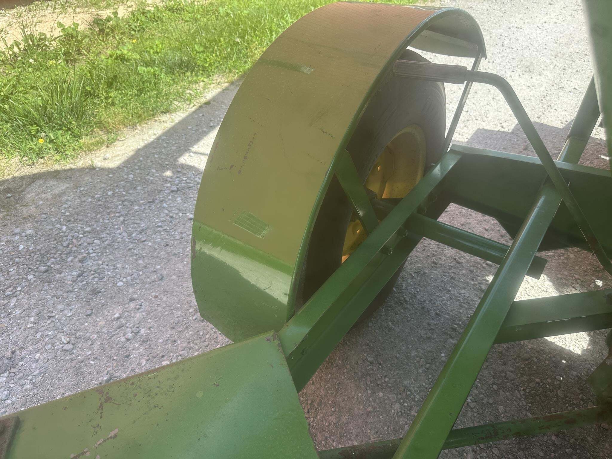  John Deere 400 Grinders and Mixer