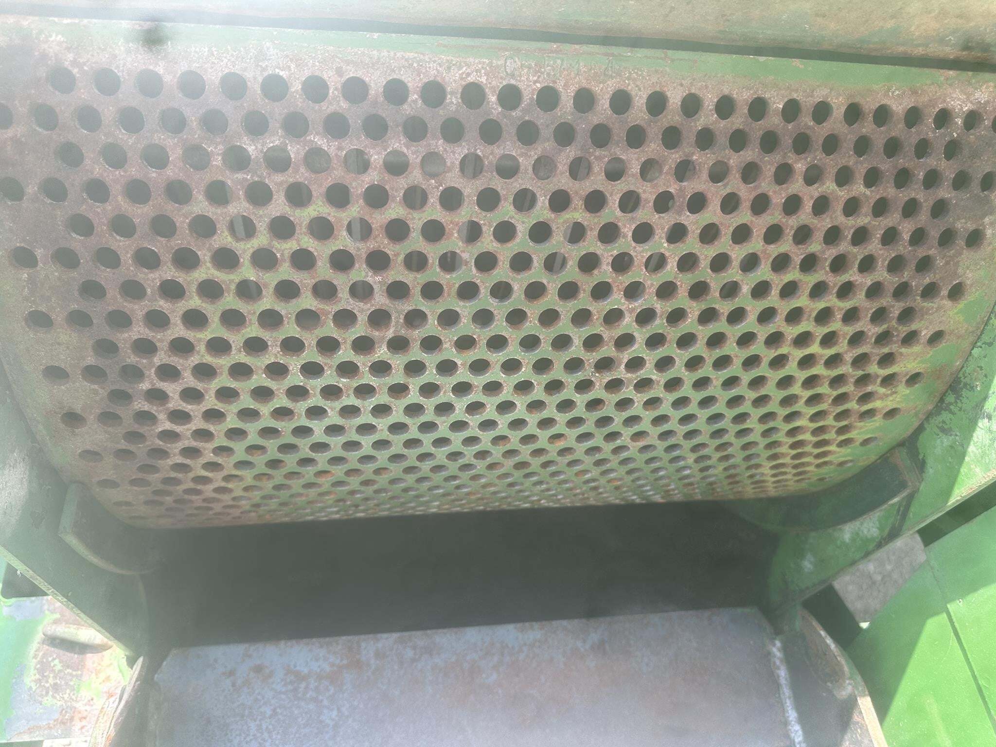  John Deere 400 Grinders and Mixer
