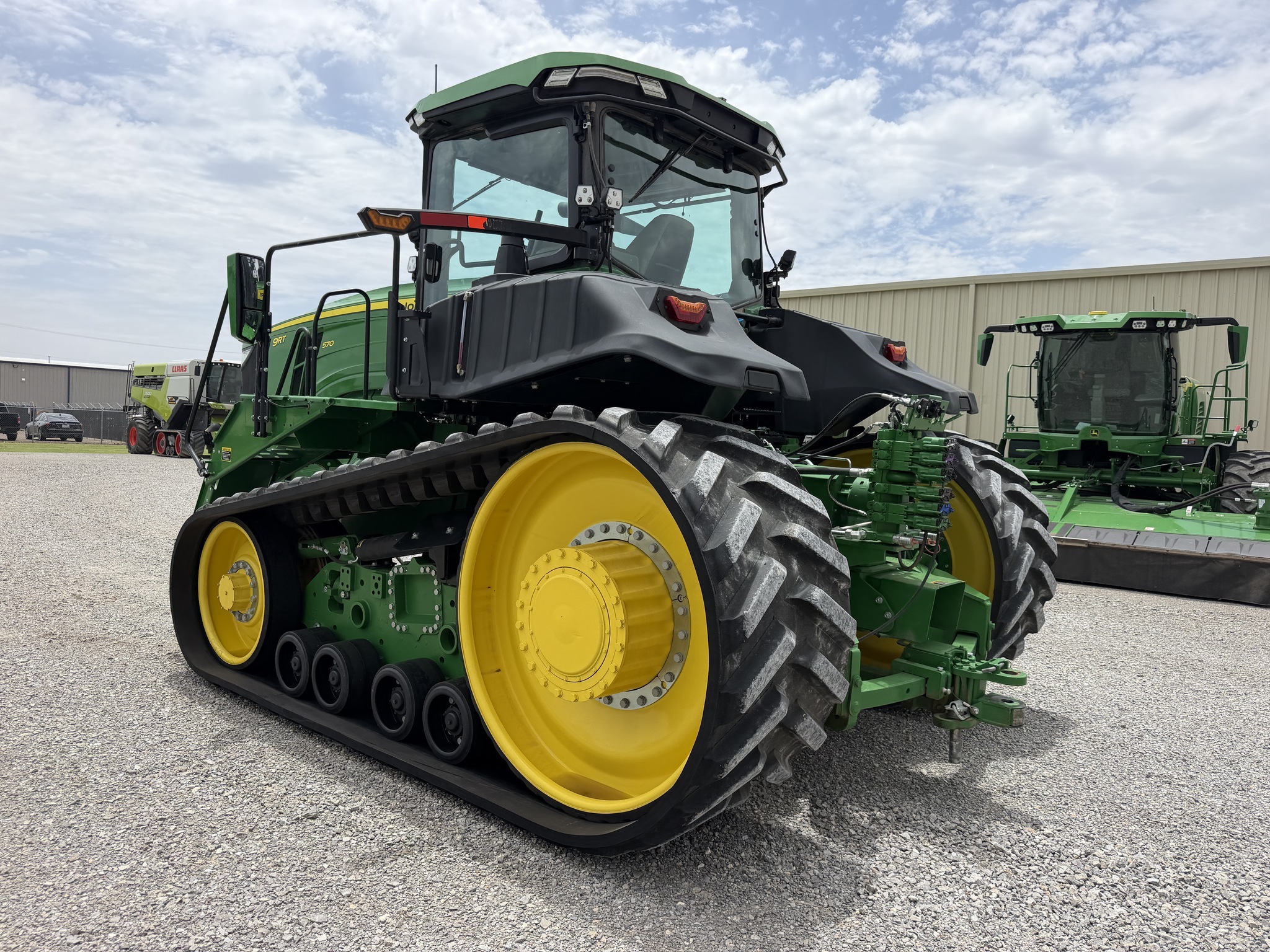 2023 John Deere 9RT 570 Tractor