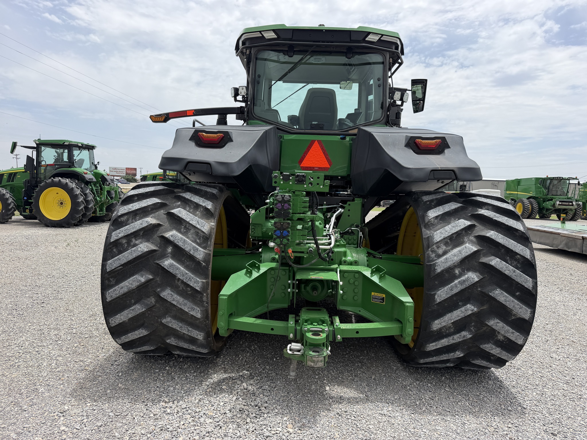 2023 John Deere 9RT 570 Tractor