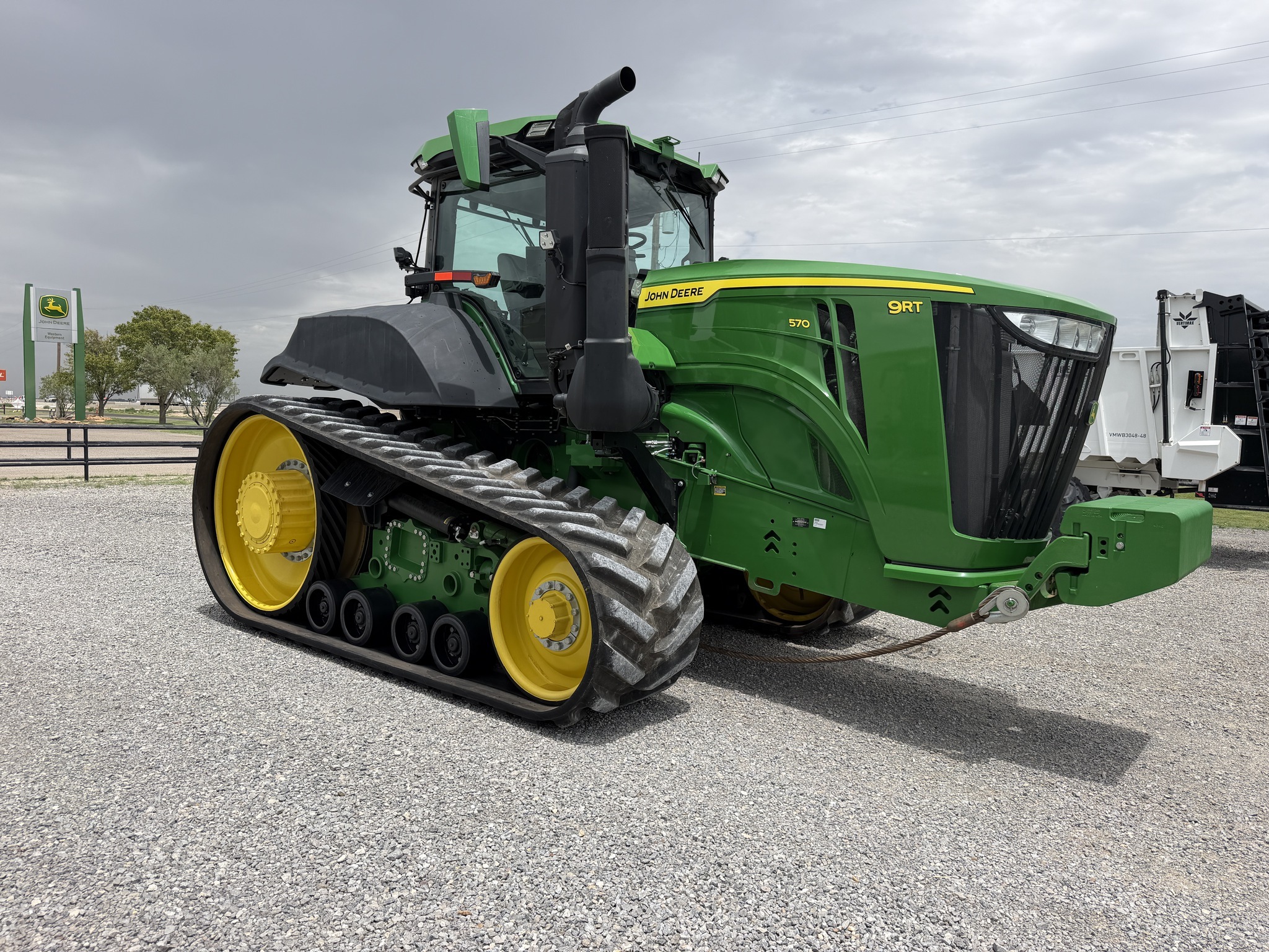 2023 John Deere 9RT 570 Tractor